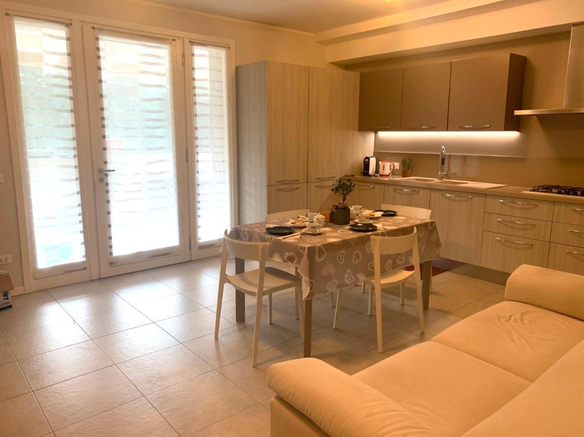 Le Noir Appartment Peschiera del Garda Exterior foto